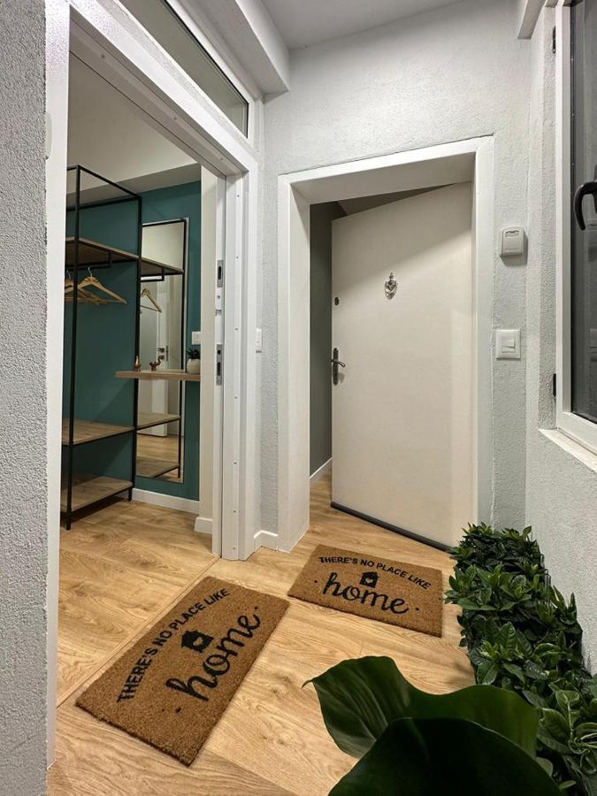 Studio In Tirana Kültér fotó