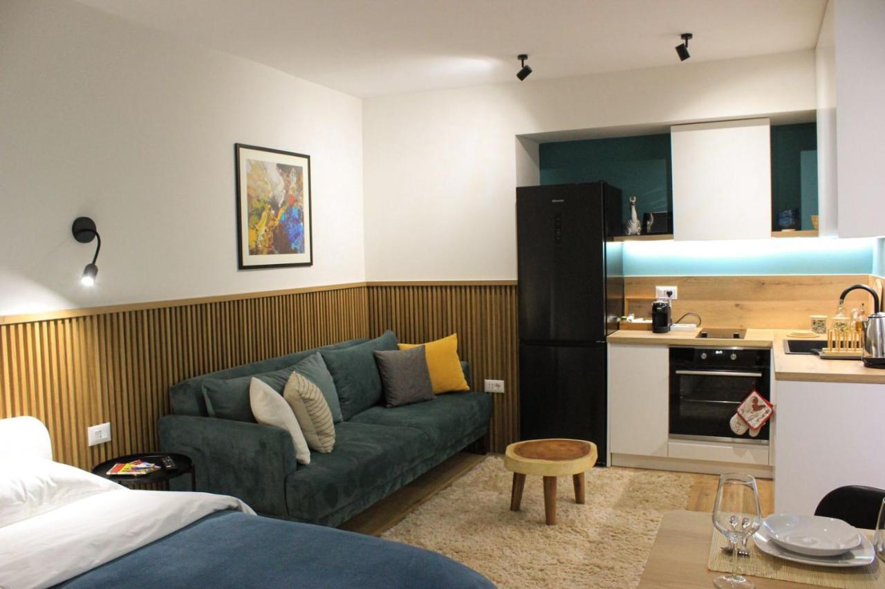 Studio In Tirana Kültér fotó
